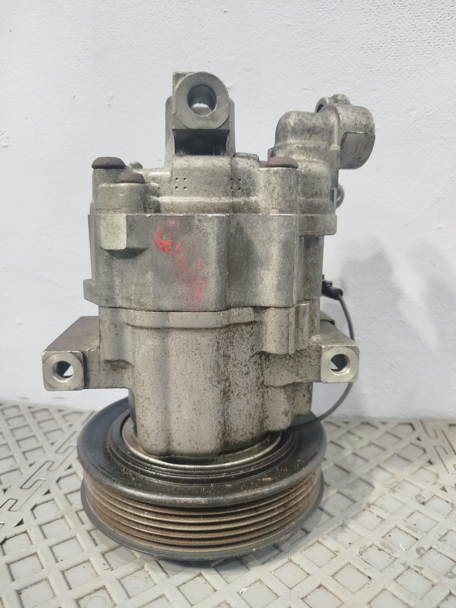 КОМПРЕССОР КОНДИЦИОНЕРА NISSAN MAZDA 1N0261450 D090