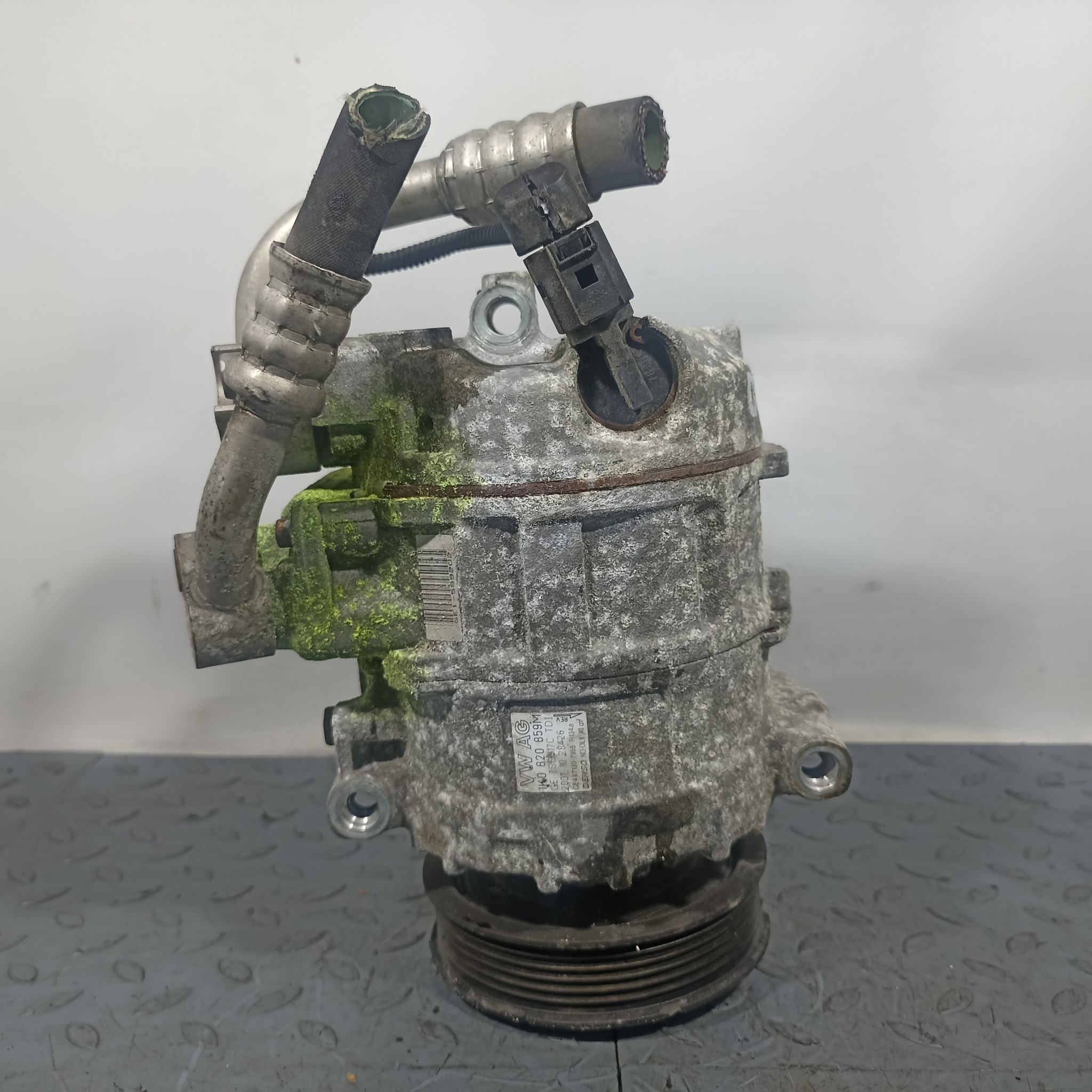 КОМПРЕССОР КОНДИЦИОНЕРА AUDI VOLKSWAGEN SEAT SKODA 5Q0820803B DY1420Z