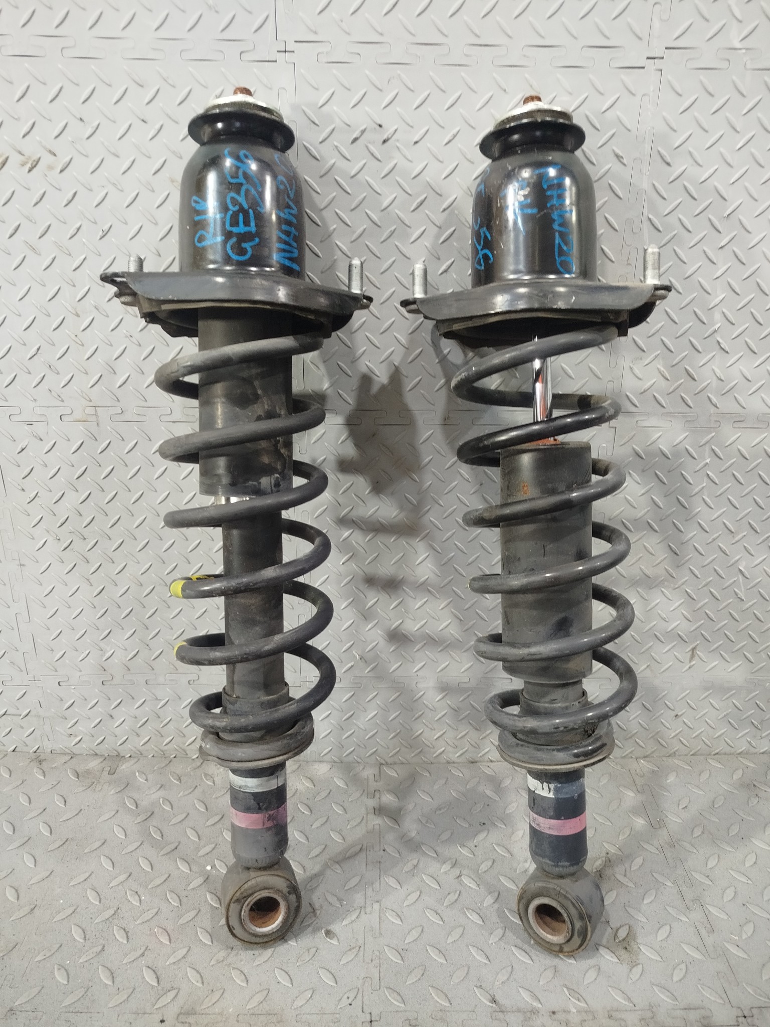 СТОЙКА ХОДОВКИ TOYOTA ЗАДНЯЯ ЛЕВАЯ ПРАВАЯ 4853069136  GE356