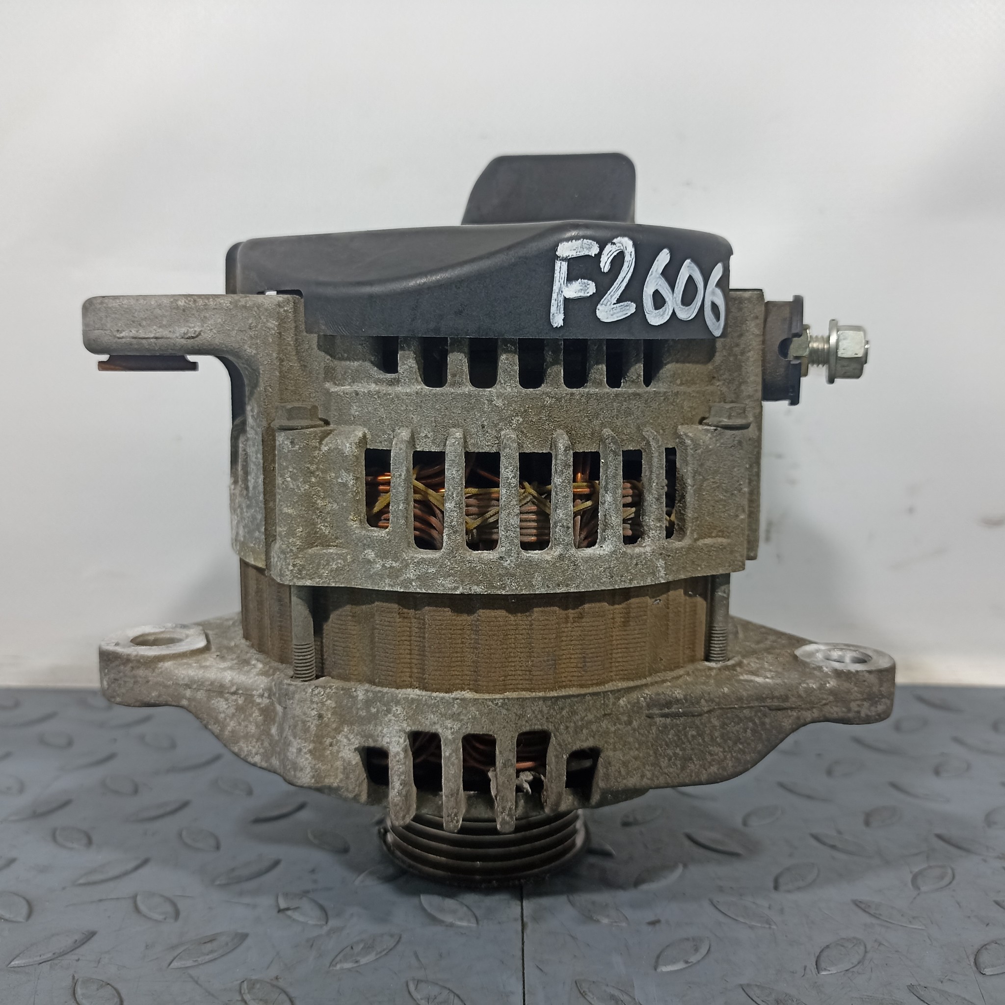 ГЕНЕРАТОР NISSAN MAZDA 23100CT00A  F2606Z