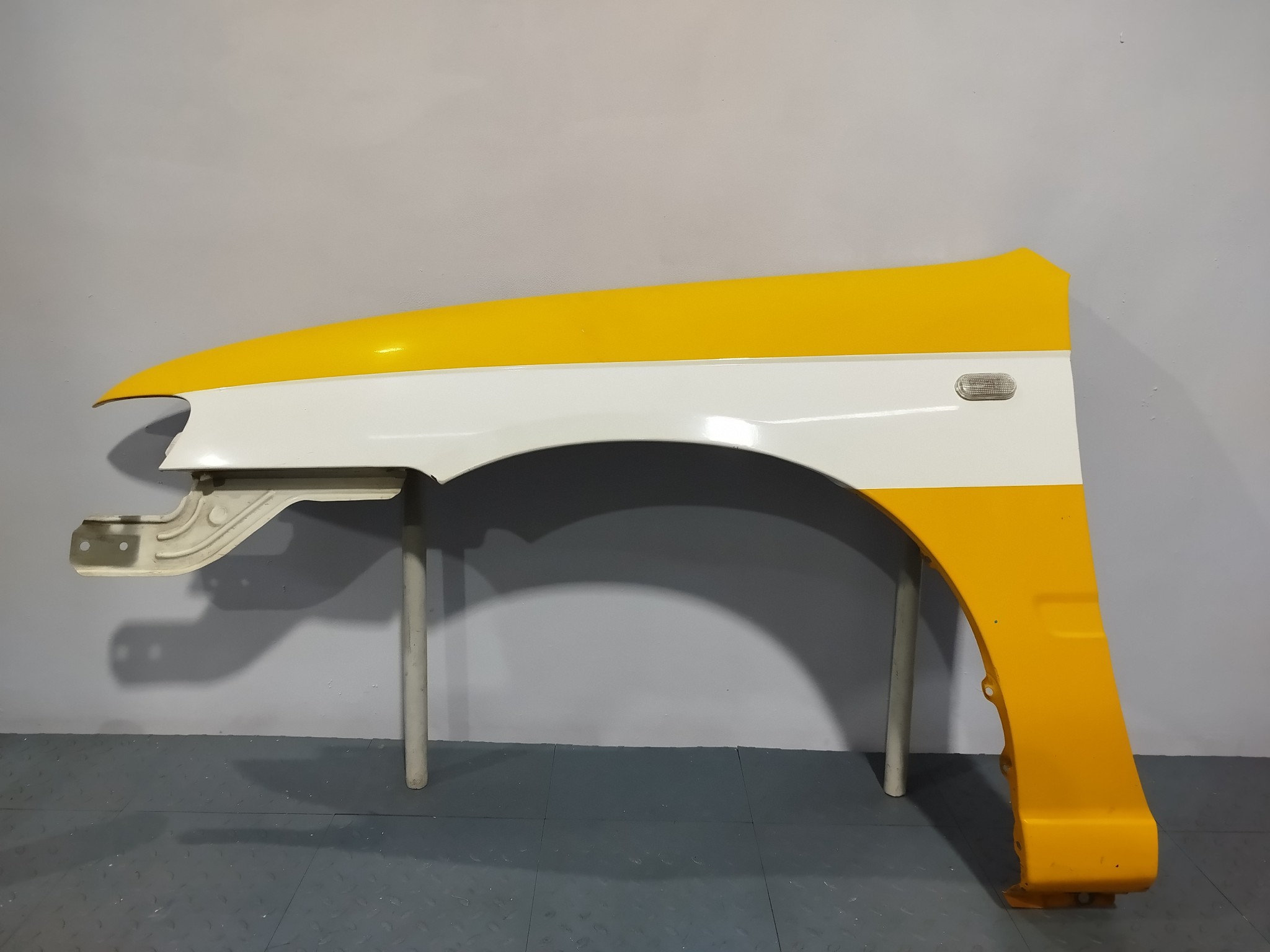 КРЫЛО NISSAN AVENIR EXPERT 63101WA000 ПЕРЕДНЕЕ ЛЕВОЕ белый, QM1 S4019