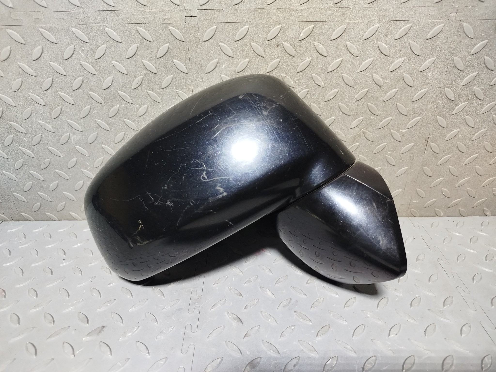 ЗЕРКАЛО NISSAN TIIDA TIIDA LATIO ПРАВОЕ 963011JY3D  черный, B20 XA7794