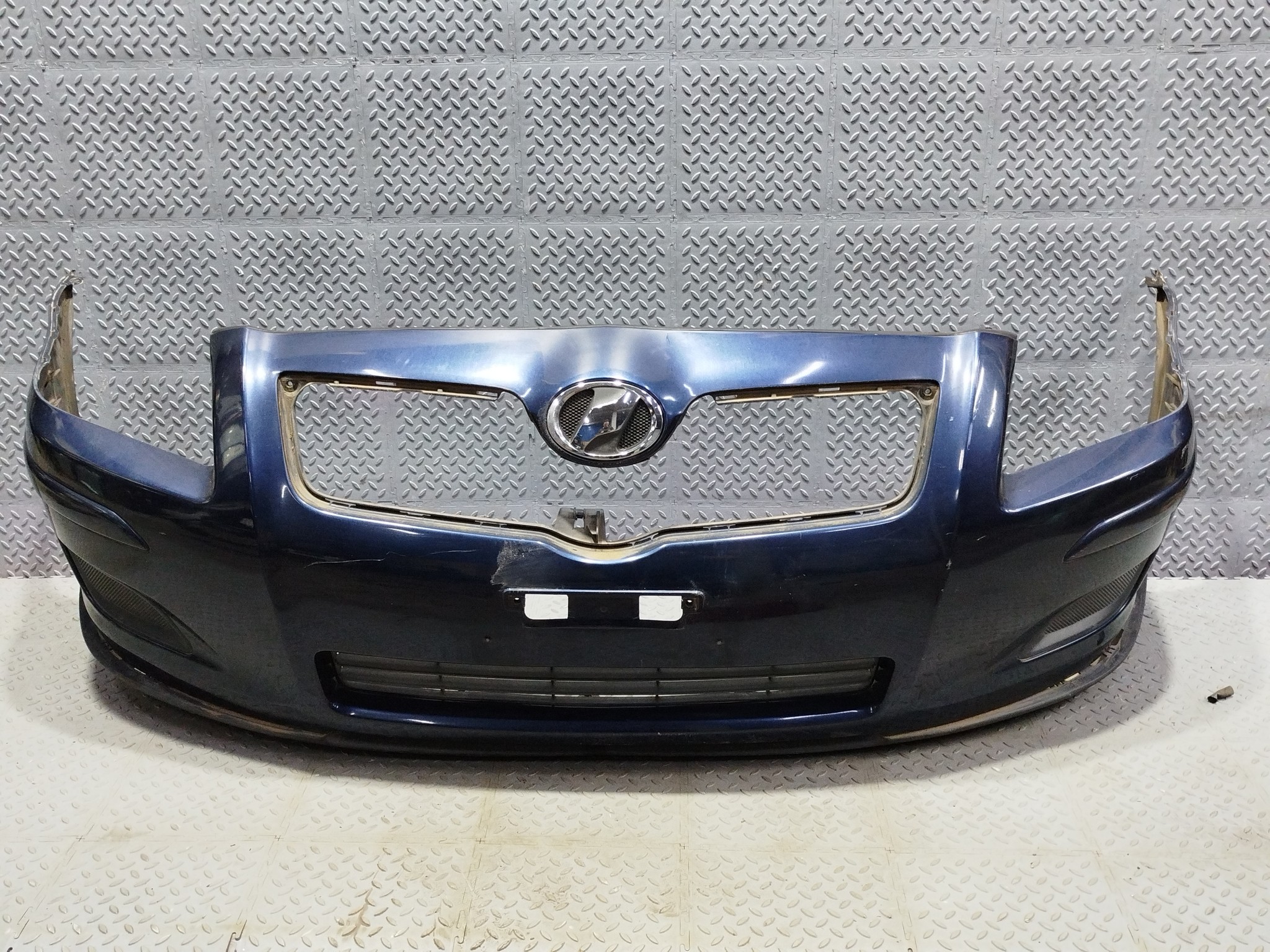 БАМПЕР TOYOTA AVENSIS 5211905170B0 ПЕРЕДНИЙ  синий, 8S6 S3897Z