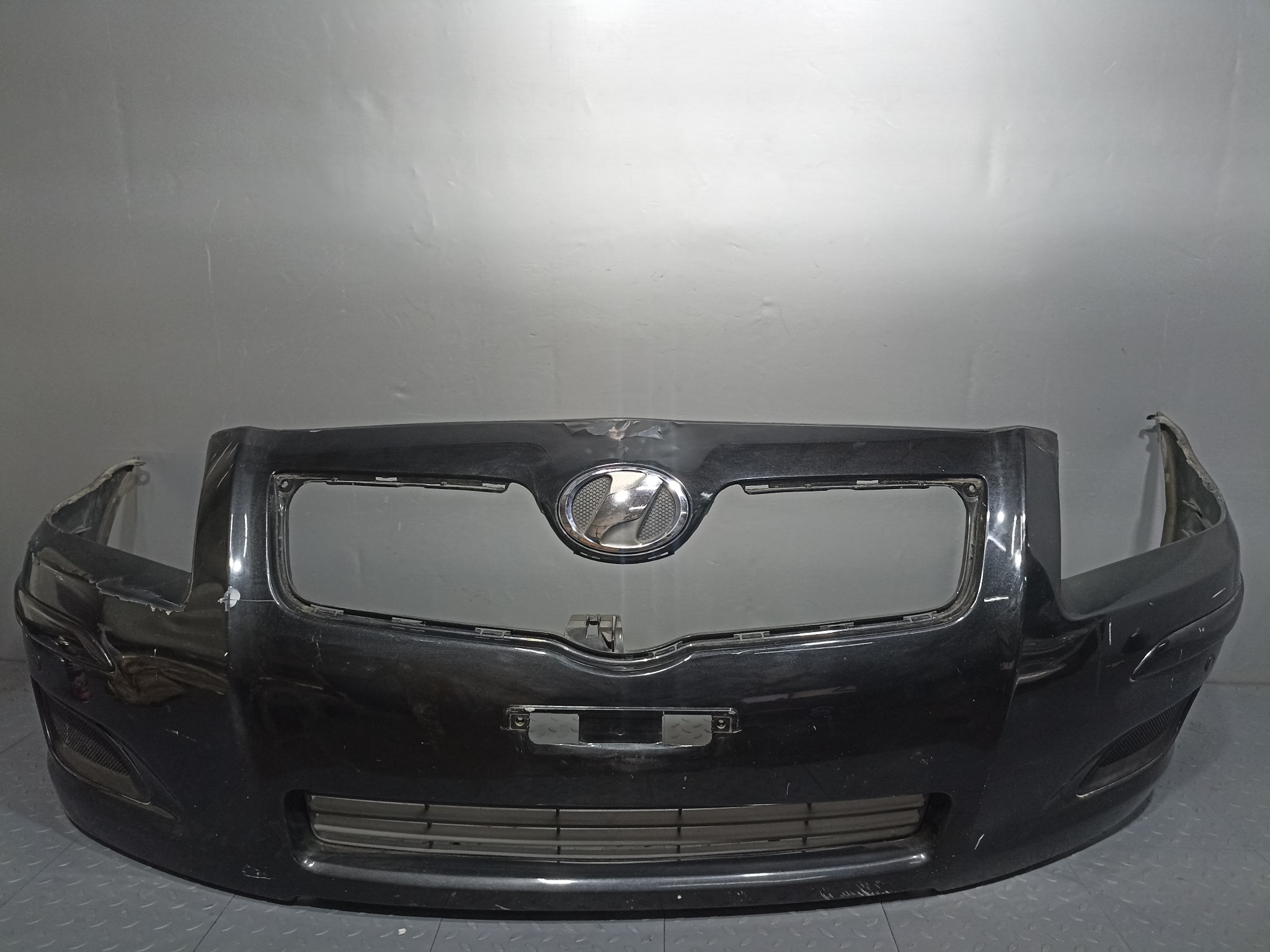 БАМПЕР TOYOTA AVENSIS 5211905170B0 ПЕРЕДНИЙ  черный, 209 S4385Z