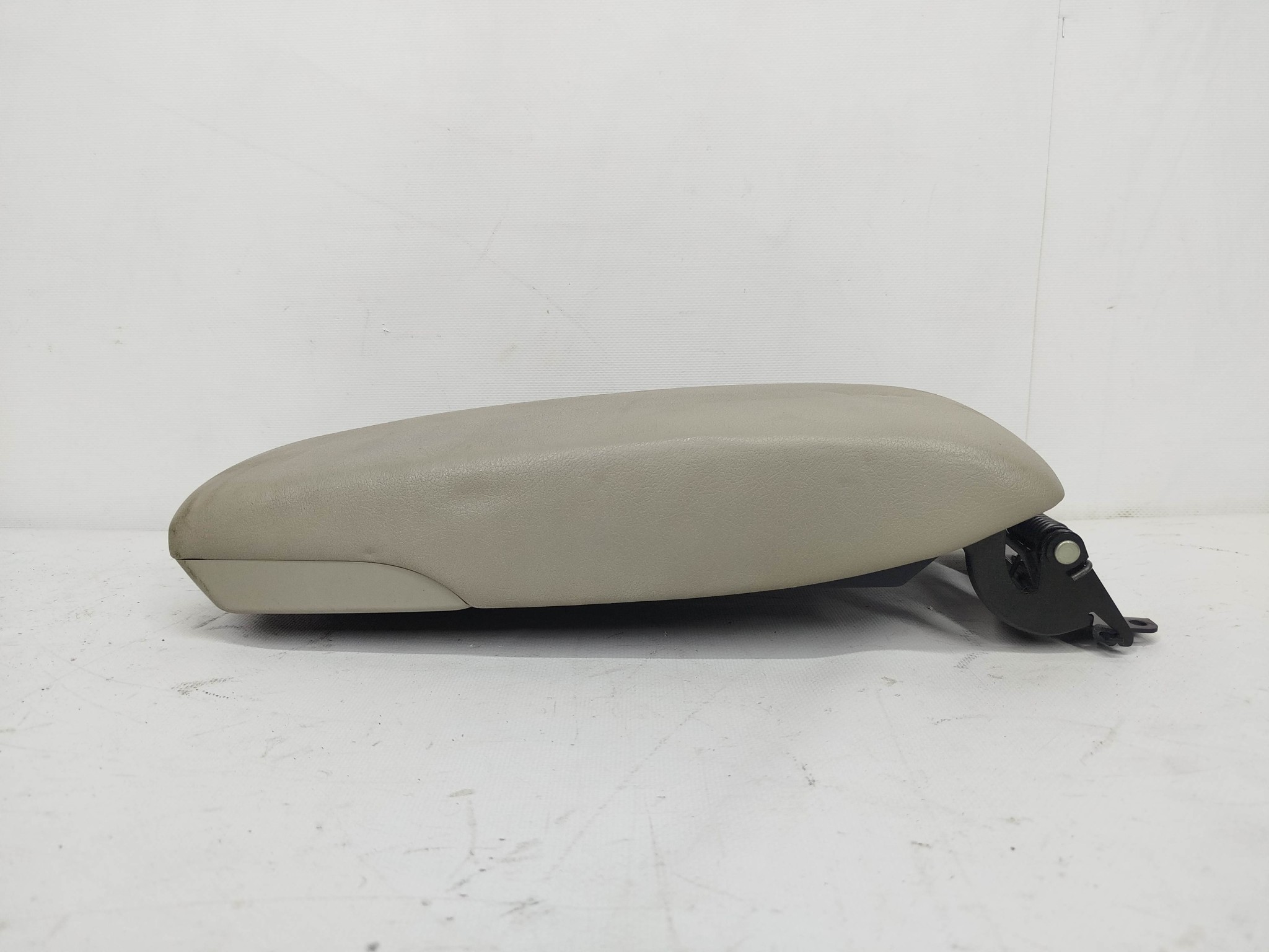 ПОДЛОКОТНИК TOYOTA DAIHATSU 5890533390E0, 1D4 XE356