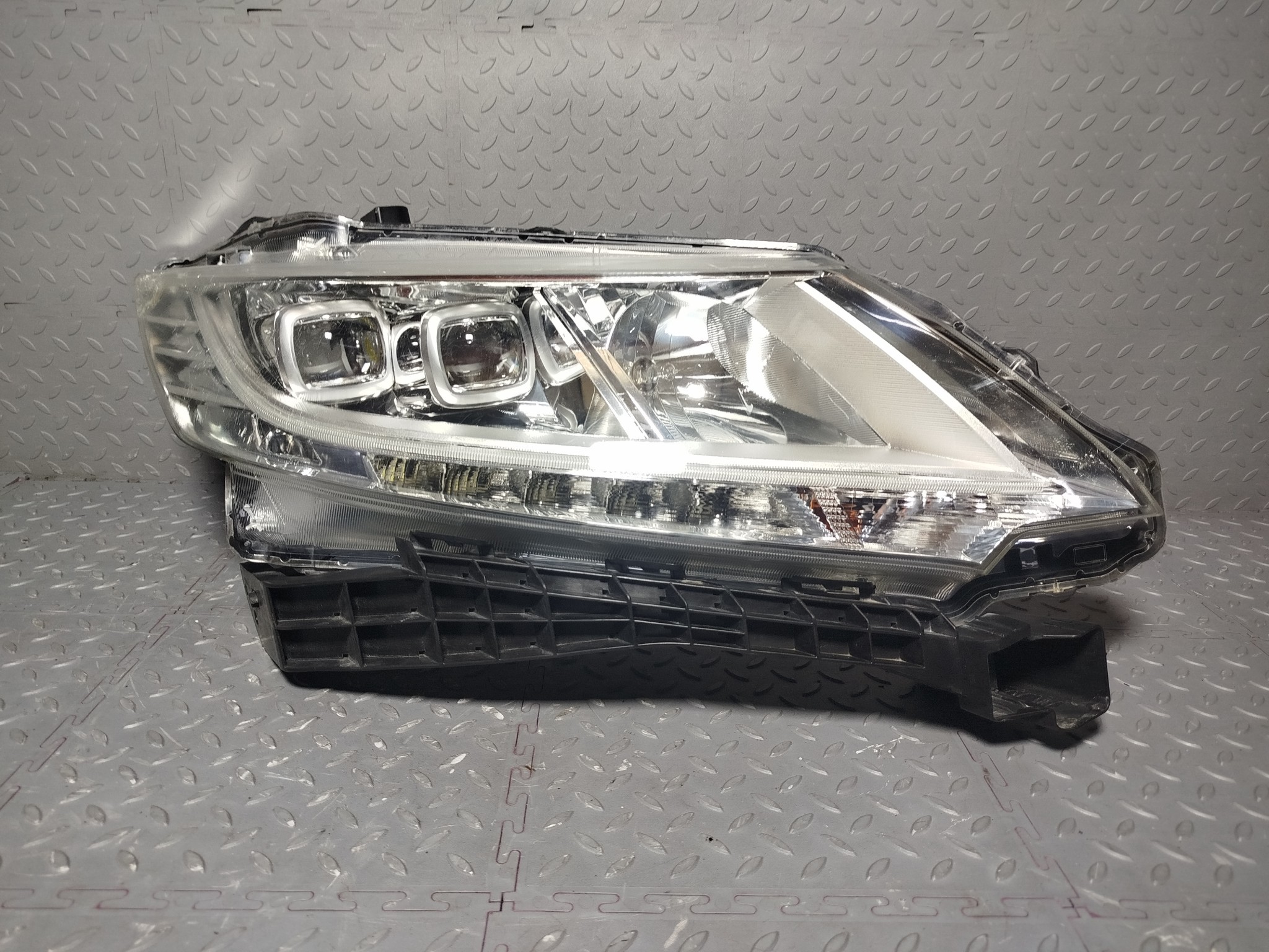 ФАРА HONDA ПРАВАЯ 33100T6AJ01 VB1020