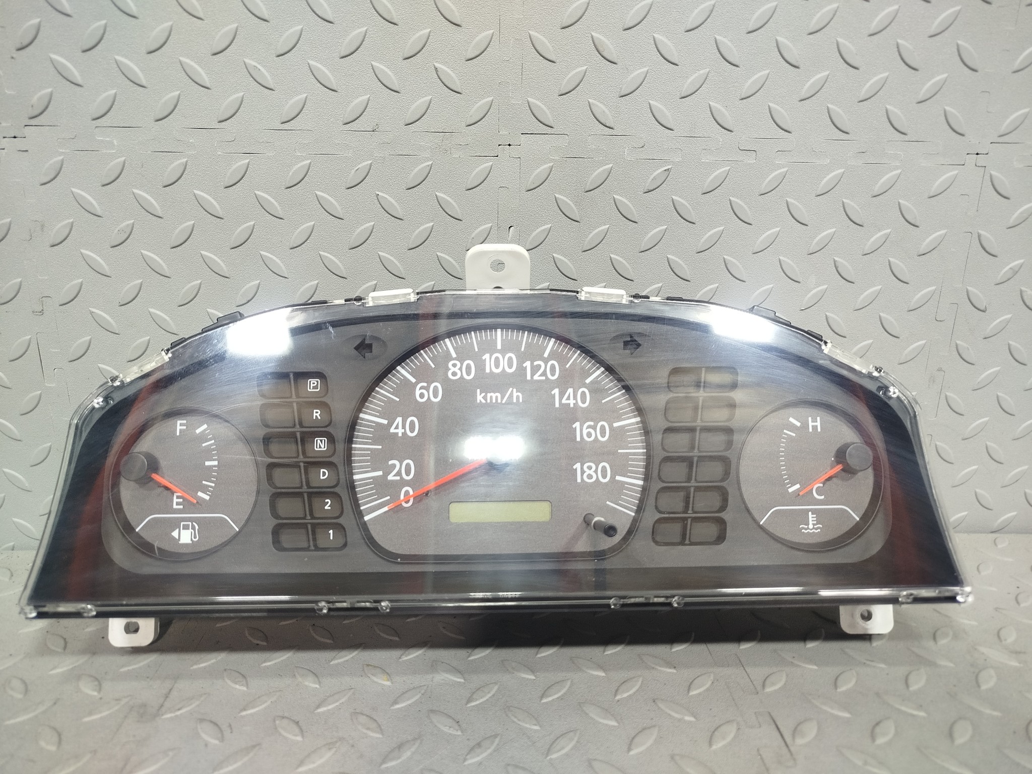 ЩИТОК ПРИБОРОВ NISSAN 248208N000 KE826