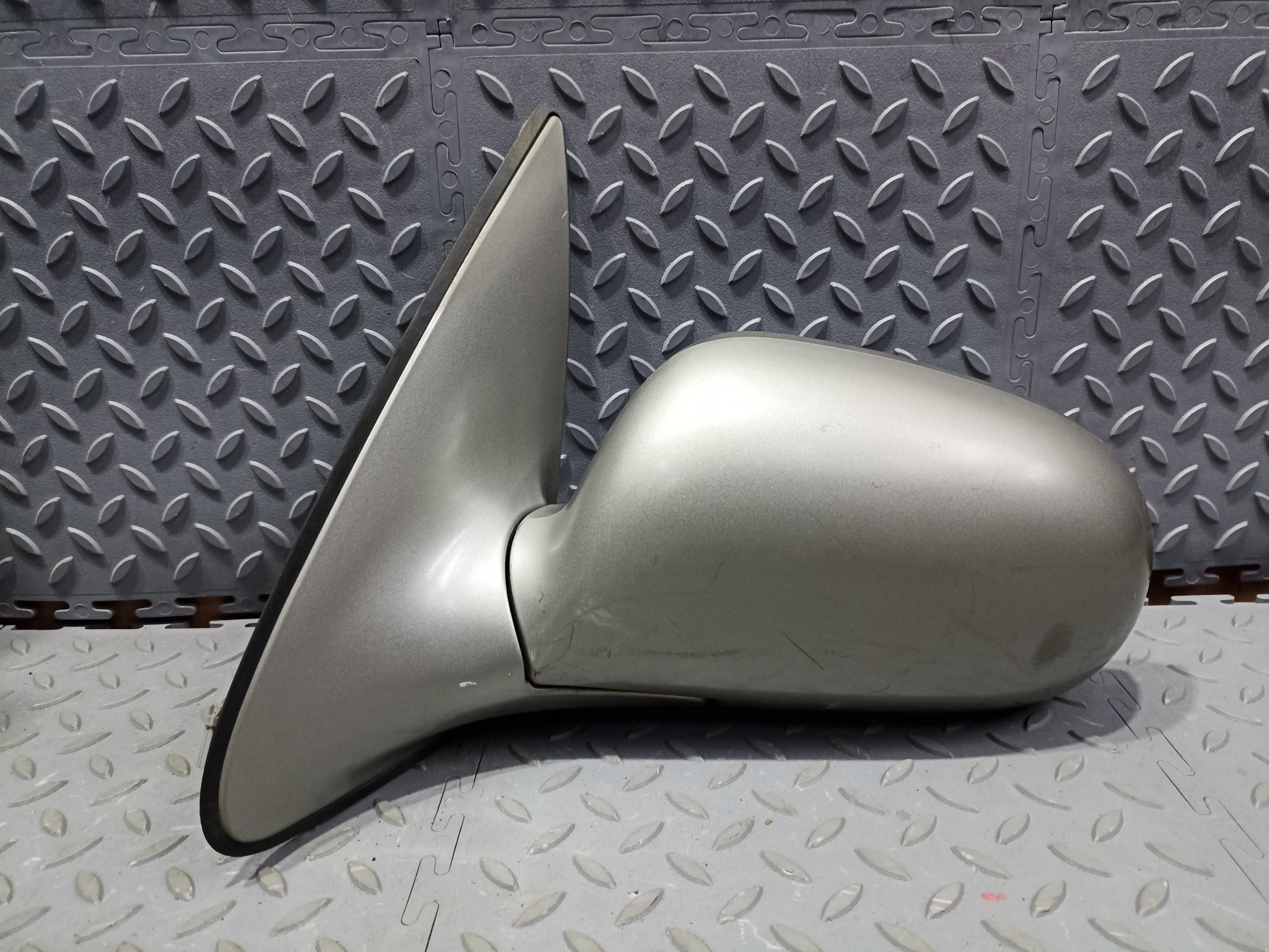 ЗЕРКАЛО NISSAN BLUEBIRD SYLPHY ЛЕВОЕ 963026N006 серый, KX4 S4062Z