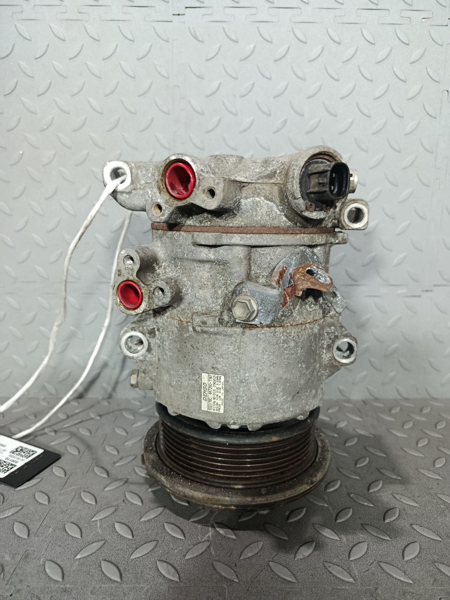 КОМПРЕССОР КОНДИЦИОНЕРА TOYOTA DAIHATSU 8831006240 FA882Z