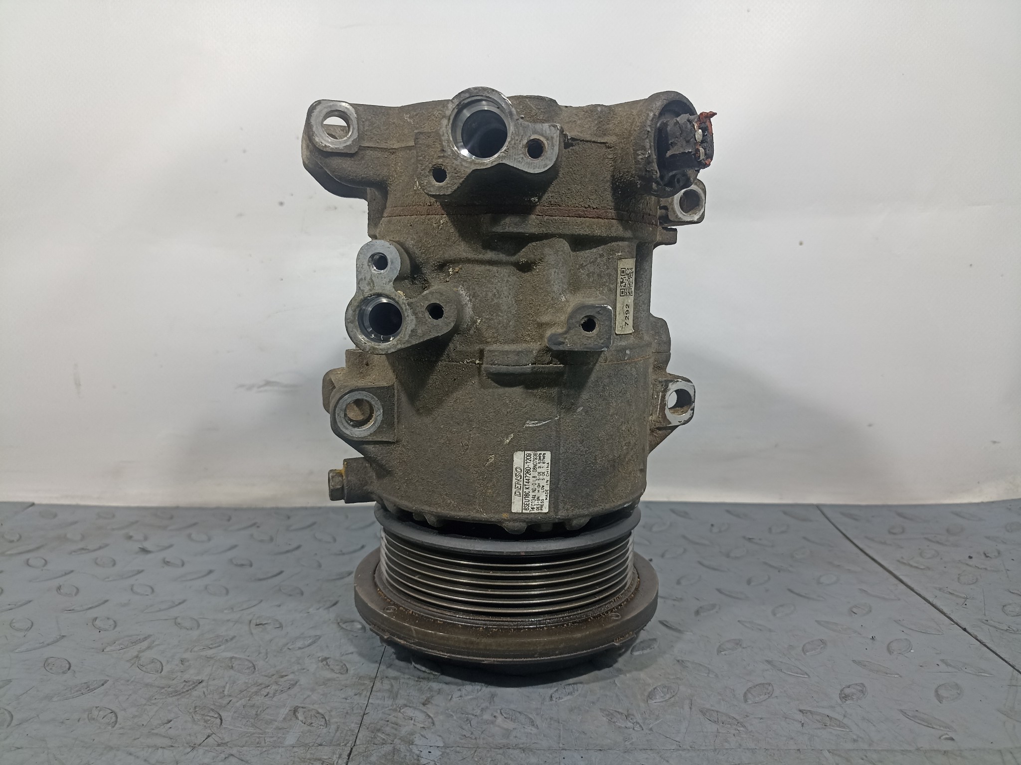 КОМПРЕССОР КОНДИЦИОНЕРА TOYOTA DAIHATSU 8831006240 P011Z