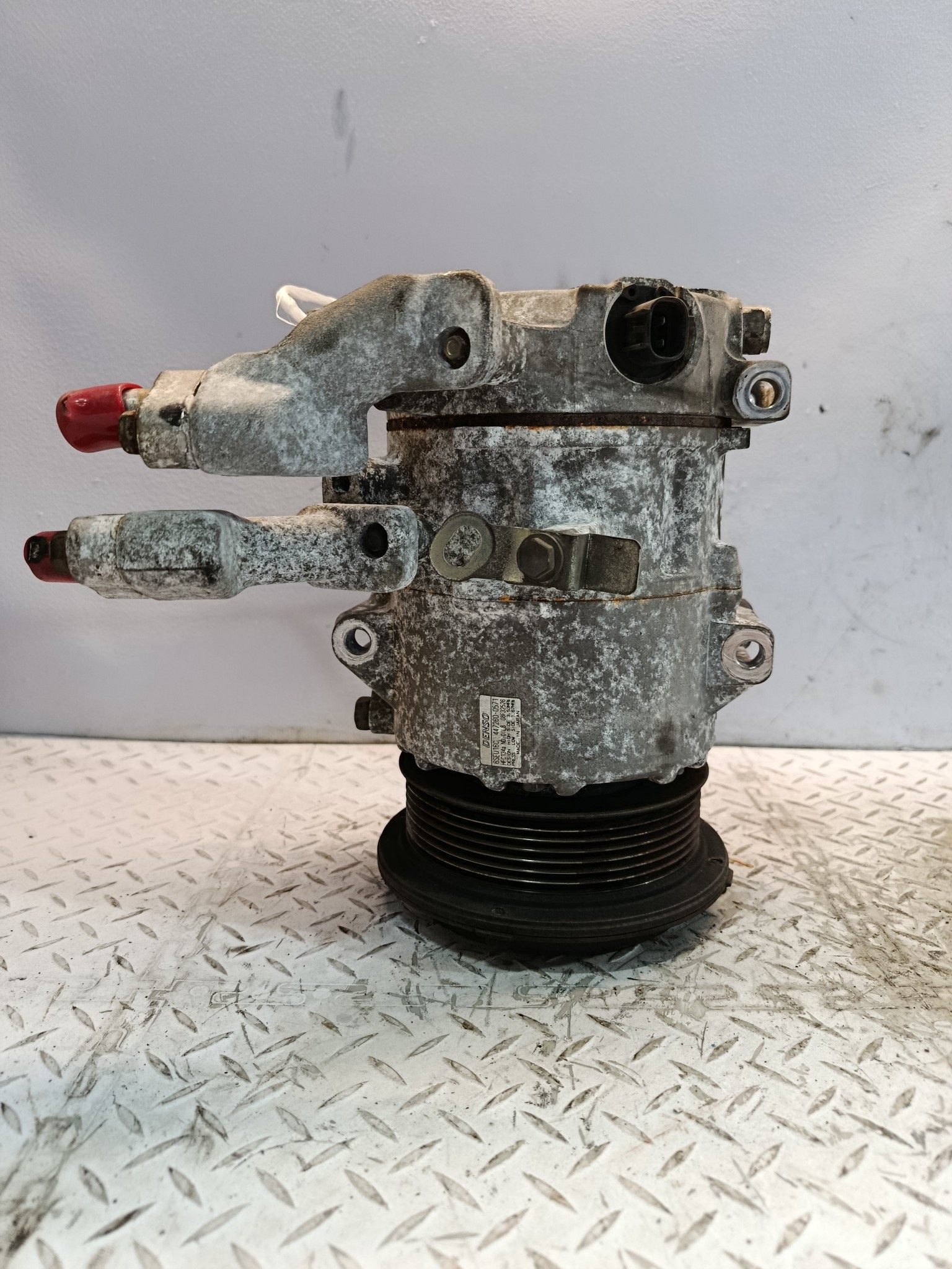 КОМПРЕССОР КОНДИЦИОНЕРА TOYOTA DAIHATSU 8831006240 FA1028Z