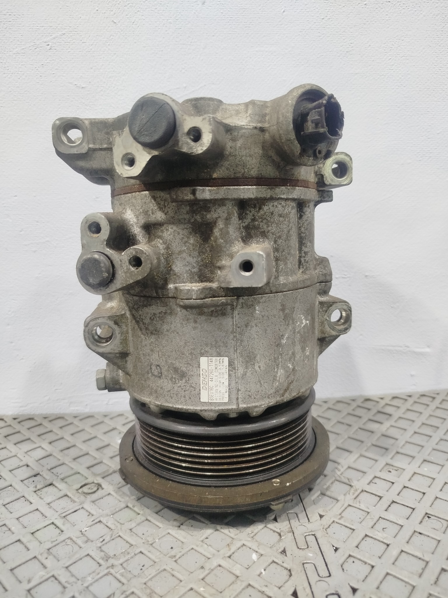 КОМПРЕССОР КОНДИЦИОНЕРА TOYOTA DAIHATSU 8831006240 F2004Z