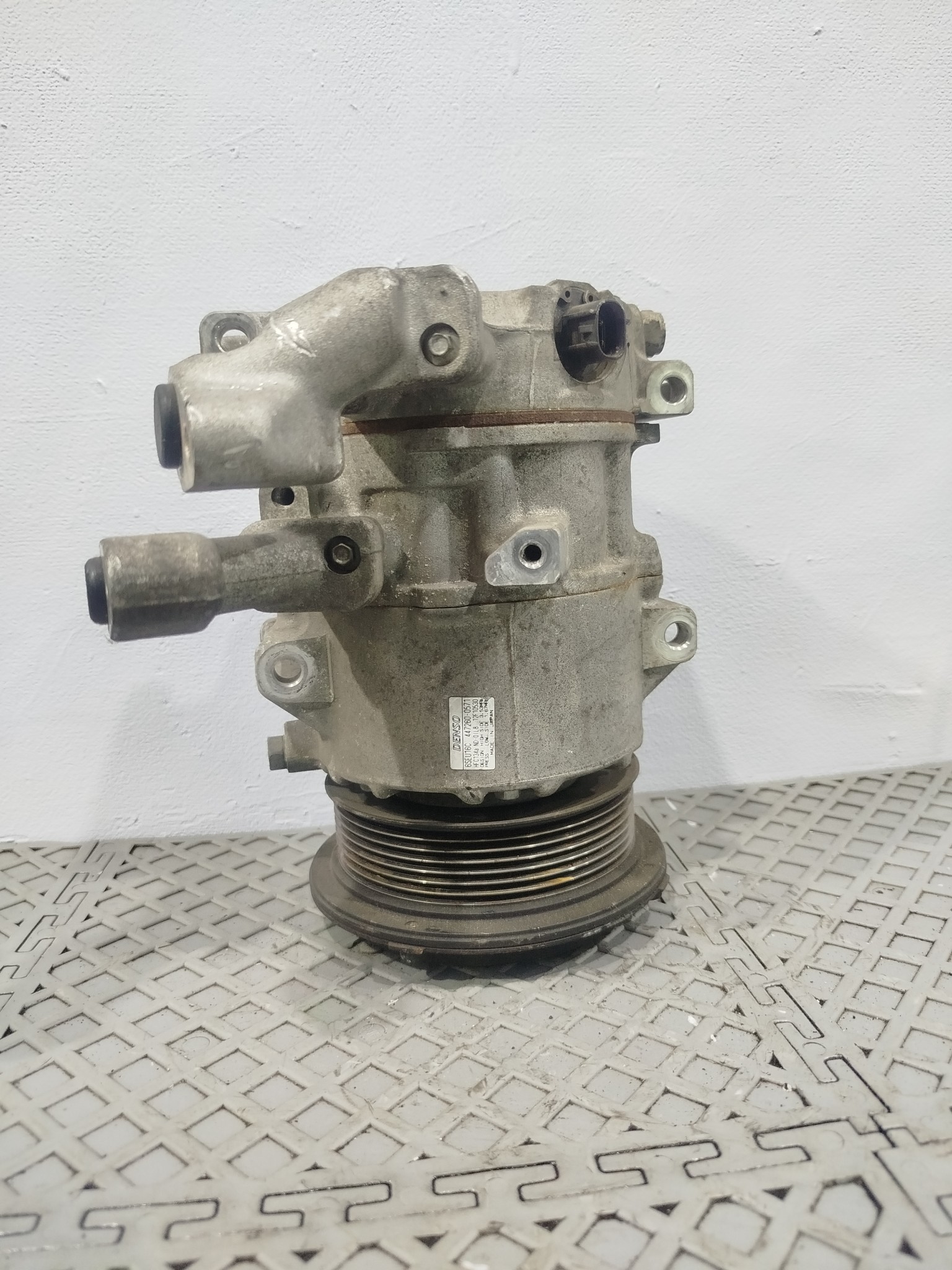КОМПРЕССОР КОНДИЦИОНЕРА TOYOTA DAIHATSU 8831006240 NA7965Z