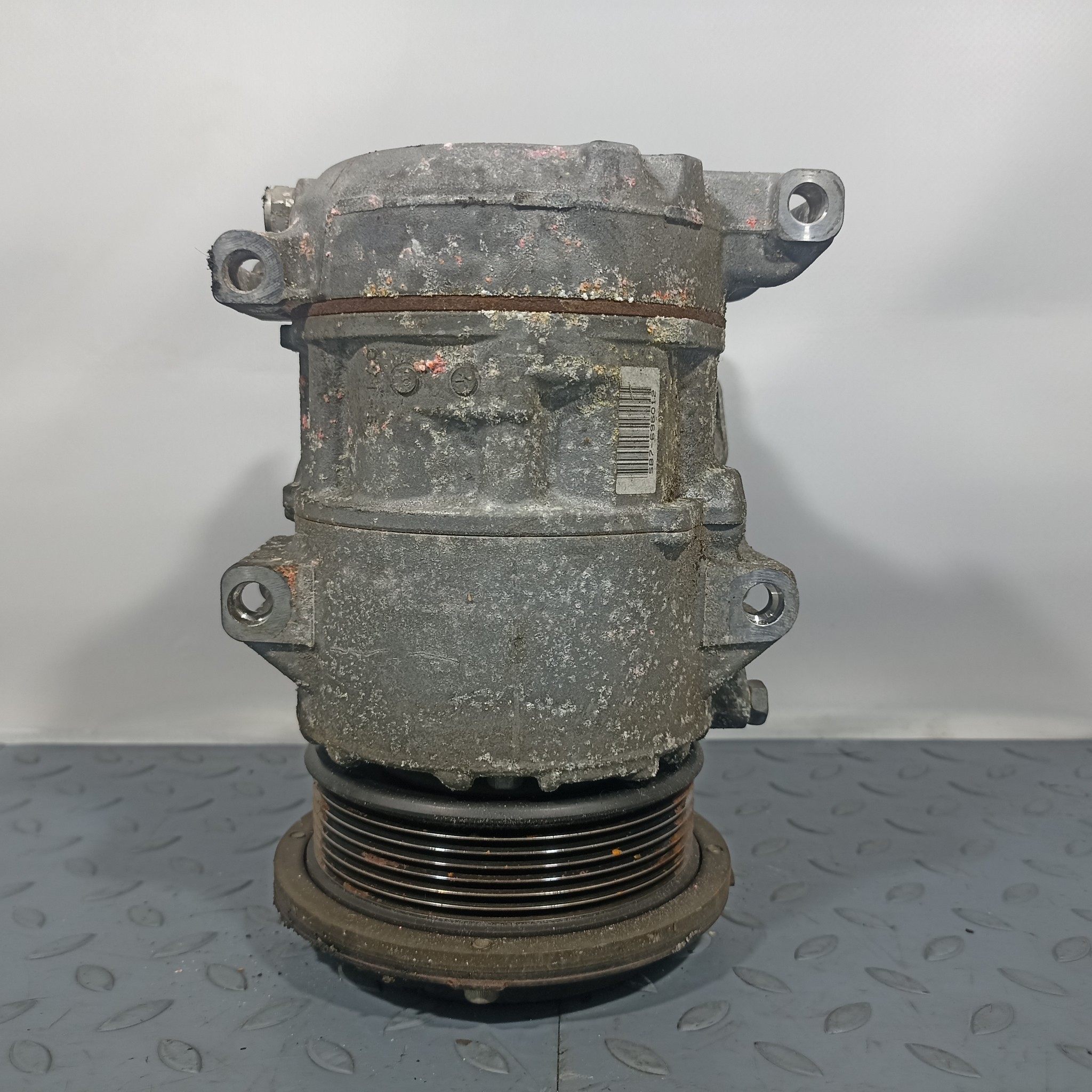 КОМПРЕССОР КОНДИЦИОНЕРА TOYOTA DAIHATSU 8831006240 FA852Z