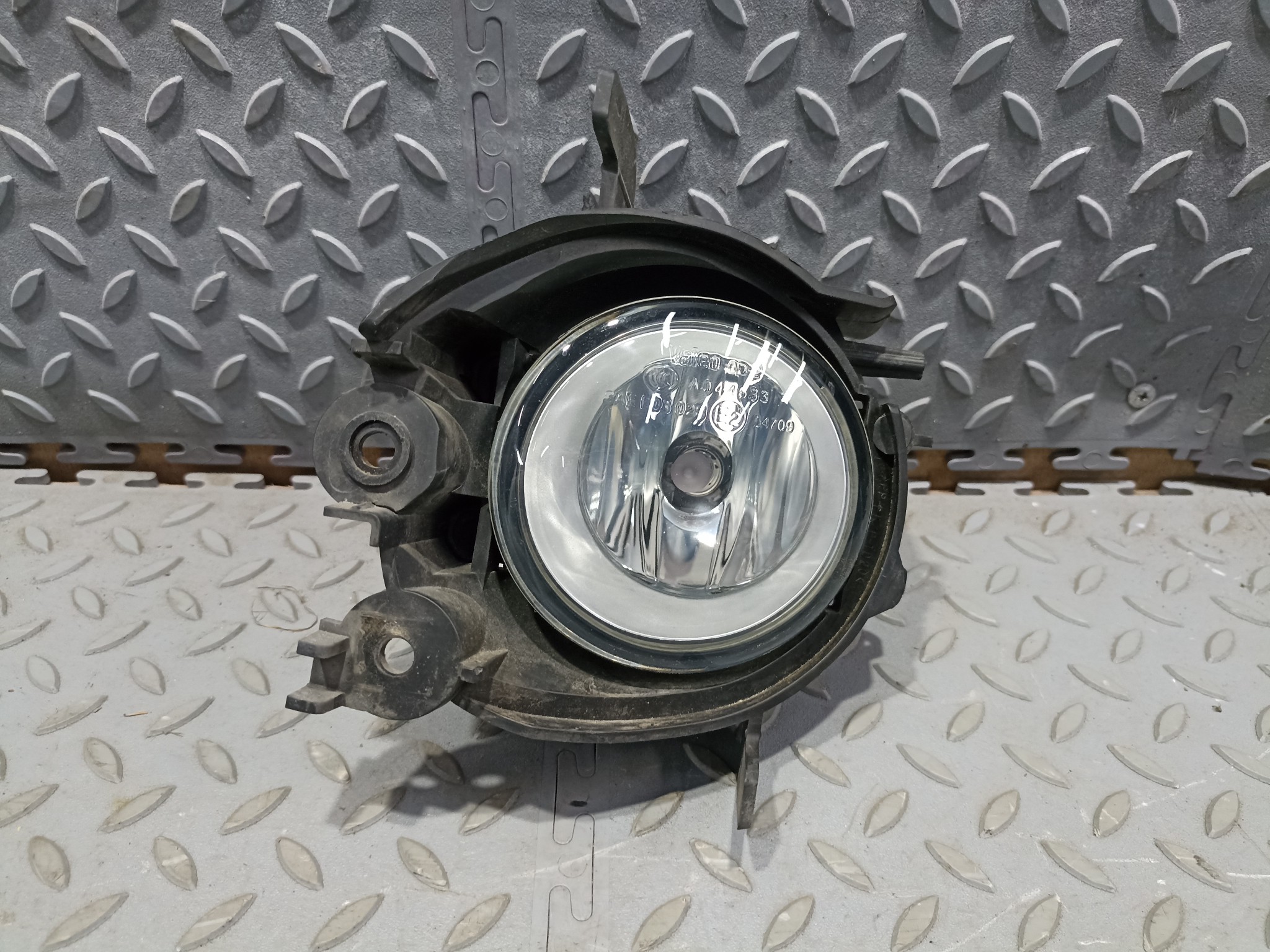 ТУМАНКА TOYOTA DAIHATSU SUBARU LEXUS SUZUKI MITSUBISHI ЛЕВАЯ 812200D040 T016