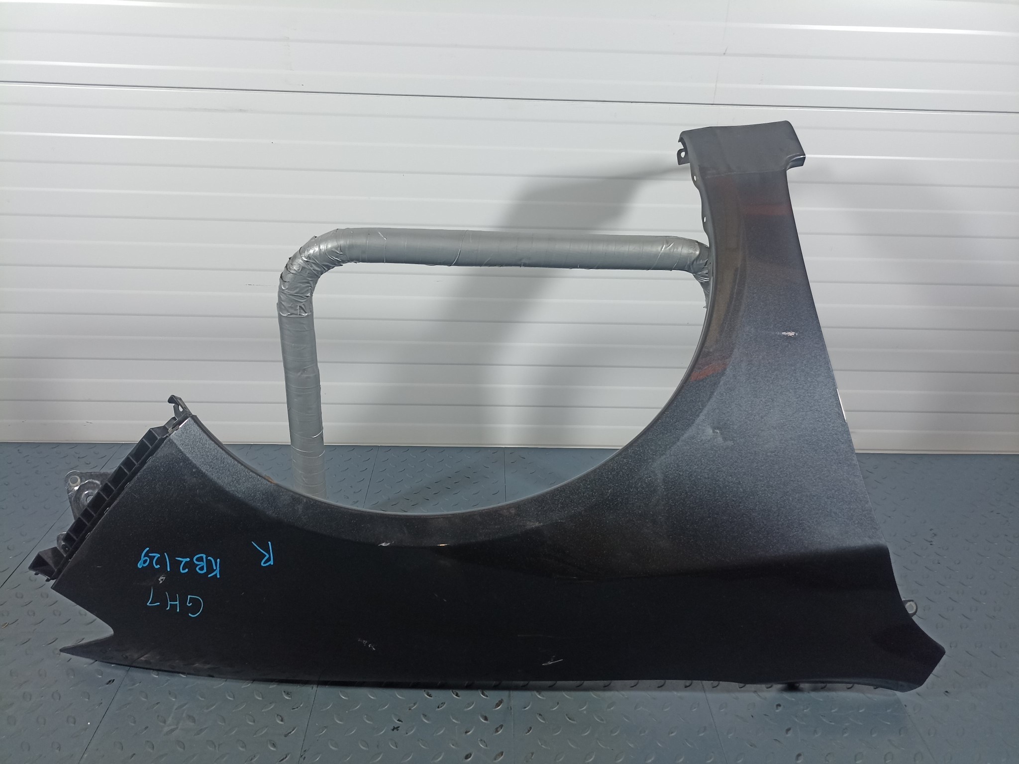 КРЫЛО SUBARU IMPREZA 57120FG0209P ПЕРЕДНЕЕ ПРАВОЕ  темно-серый, 61K KB2129