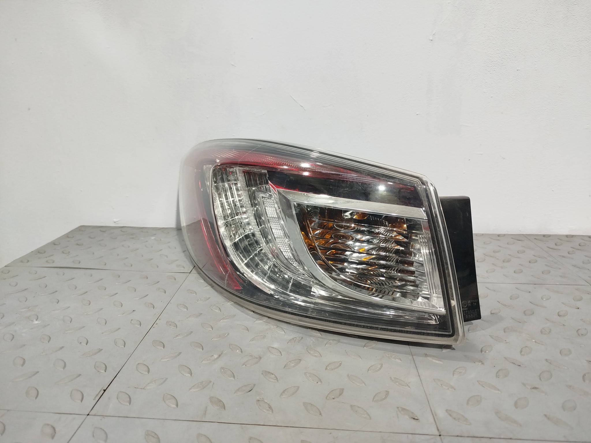 ФОНАРЬ MAZDA ЛЕВЫЙ BBP351160E  TE179