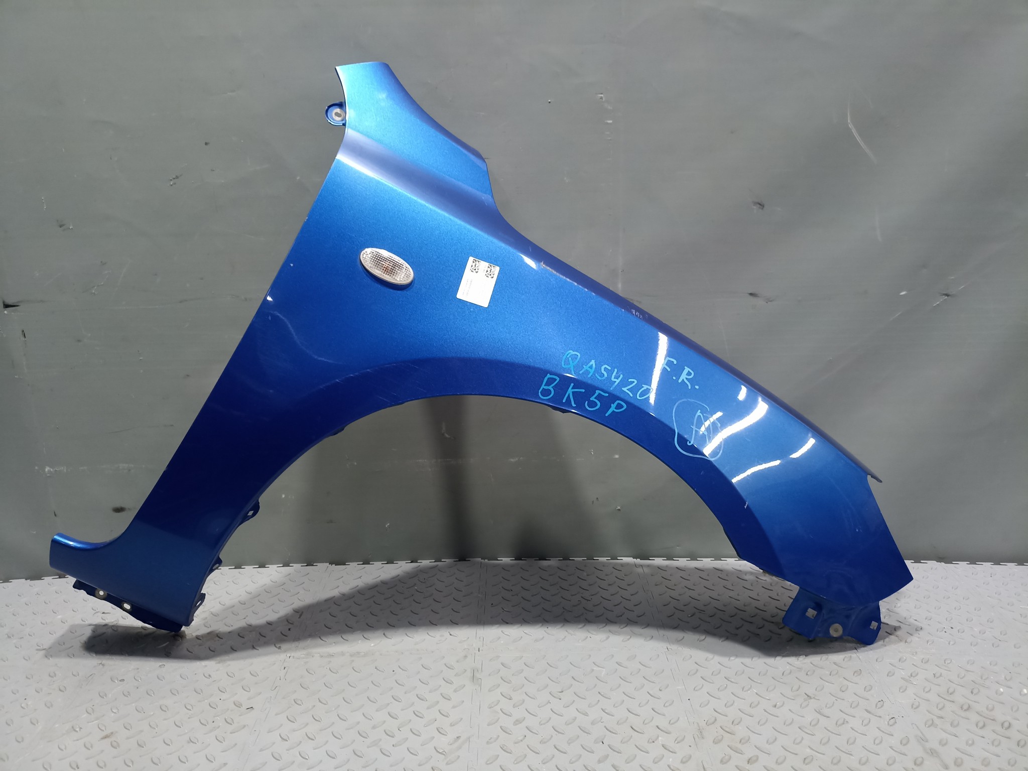 КРЫЛО MAZDA AXELA MAZDA3 BP4K52111D ПЕРЕДНЕЕ ПРАВОЕ  синий, 27B QA5420