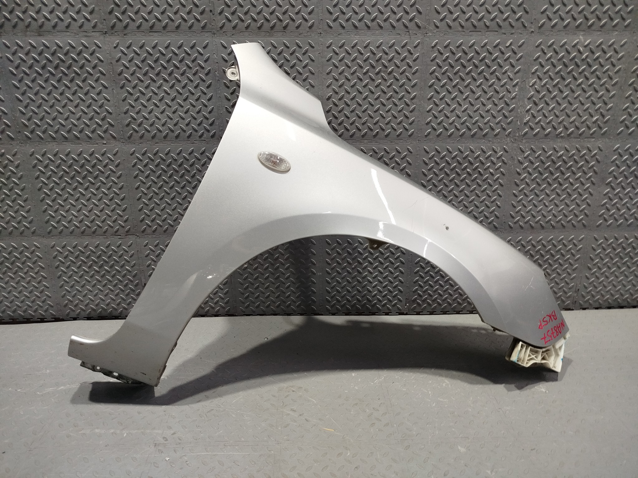 КРЫЛО MAZDA AXELA MAZDA3 BP4K52111D ПЕРЕДНЕЕ ПРАВОЕ  серебро, 22V NA8757