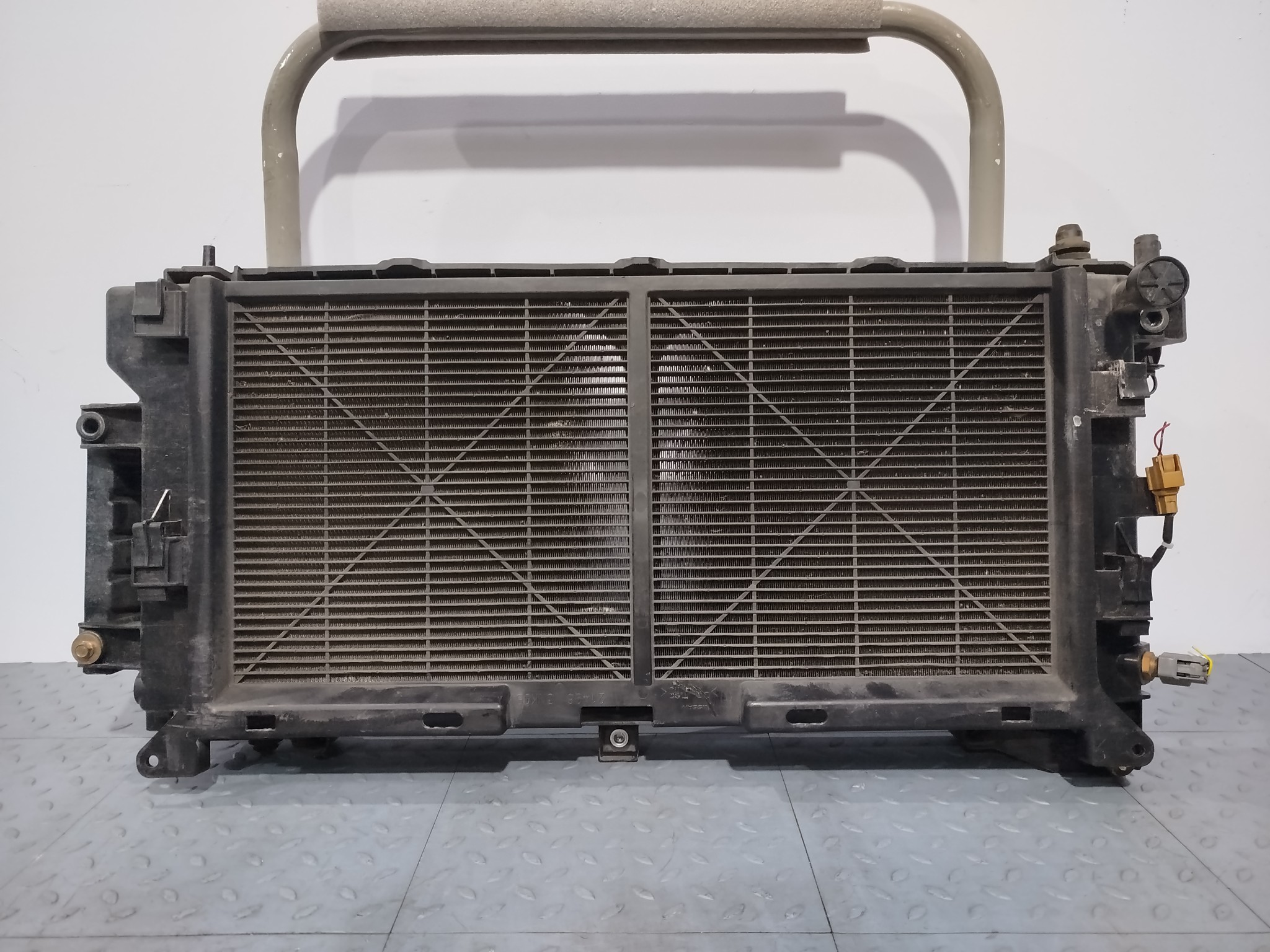 РАДИАТОР ДВИГАТЕЛЯ NISSAN 214103NK0A  NA6598ZZ