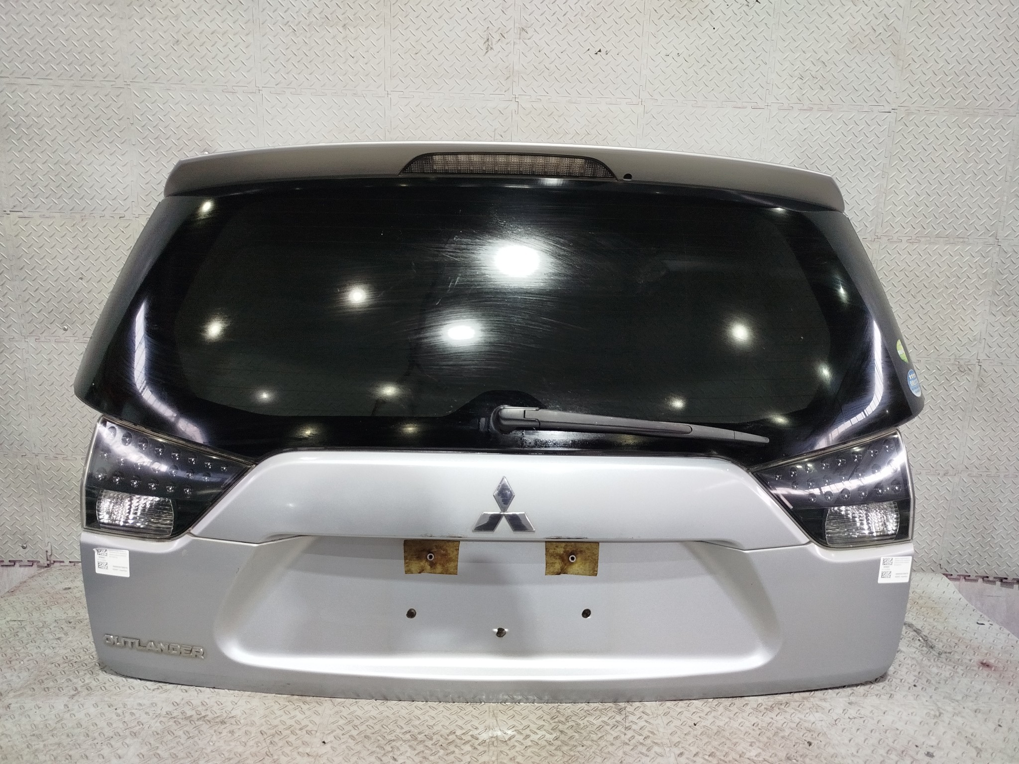 ДВЕРЬ ЗАДНЯЯ MITSUBISHI OUTLANDER 5801A301 ВЕРХНЯЯ серебро, A31 KE687