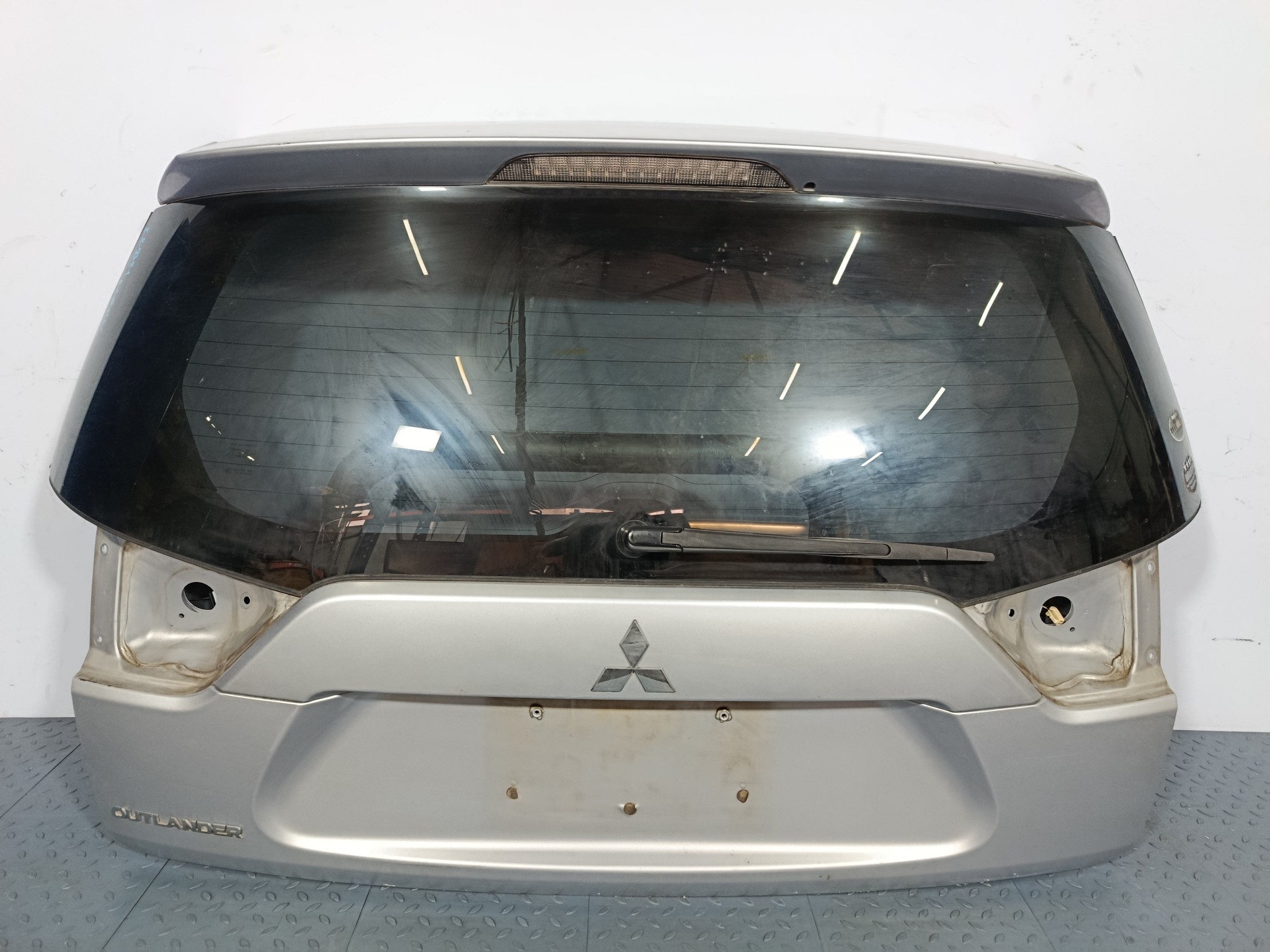 ДВЕРЬ ЗАДНЯЯ MITSUBISHI OUTLANDER 5801A301 ВЕРХНЯЯ серебро, A31 KE844