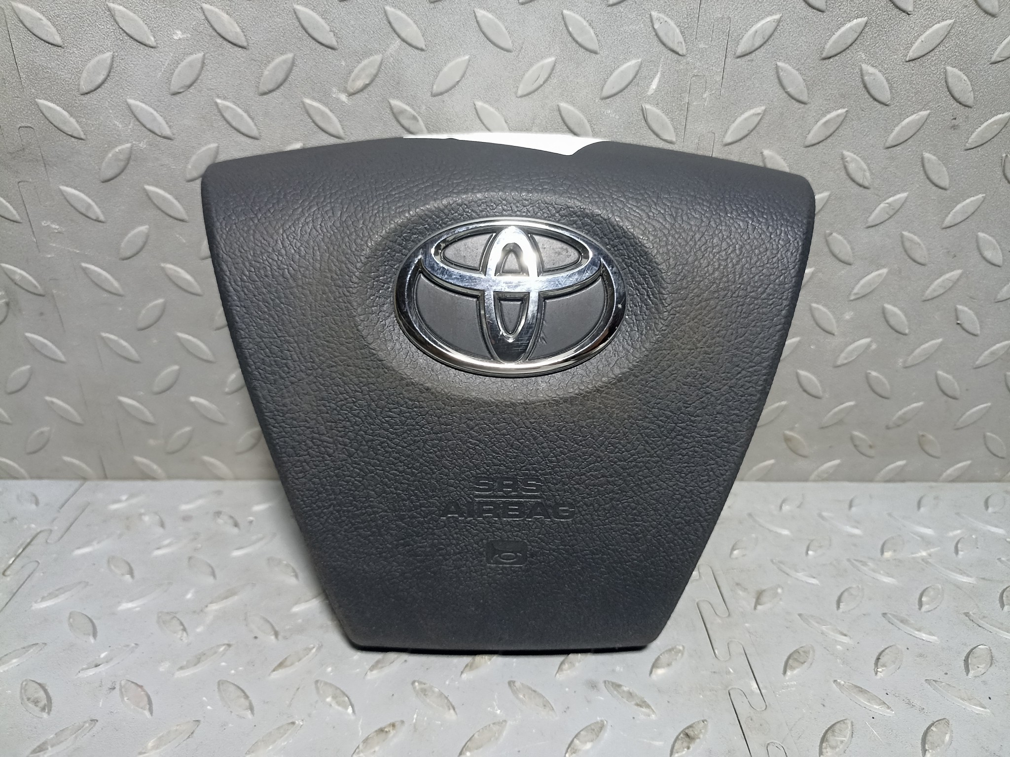AIRBAG НА РУЛЬ TOYOTA DAIHATSU 4513033490C0 черный, 1G3 YE004