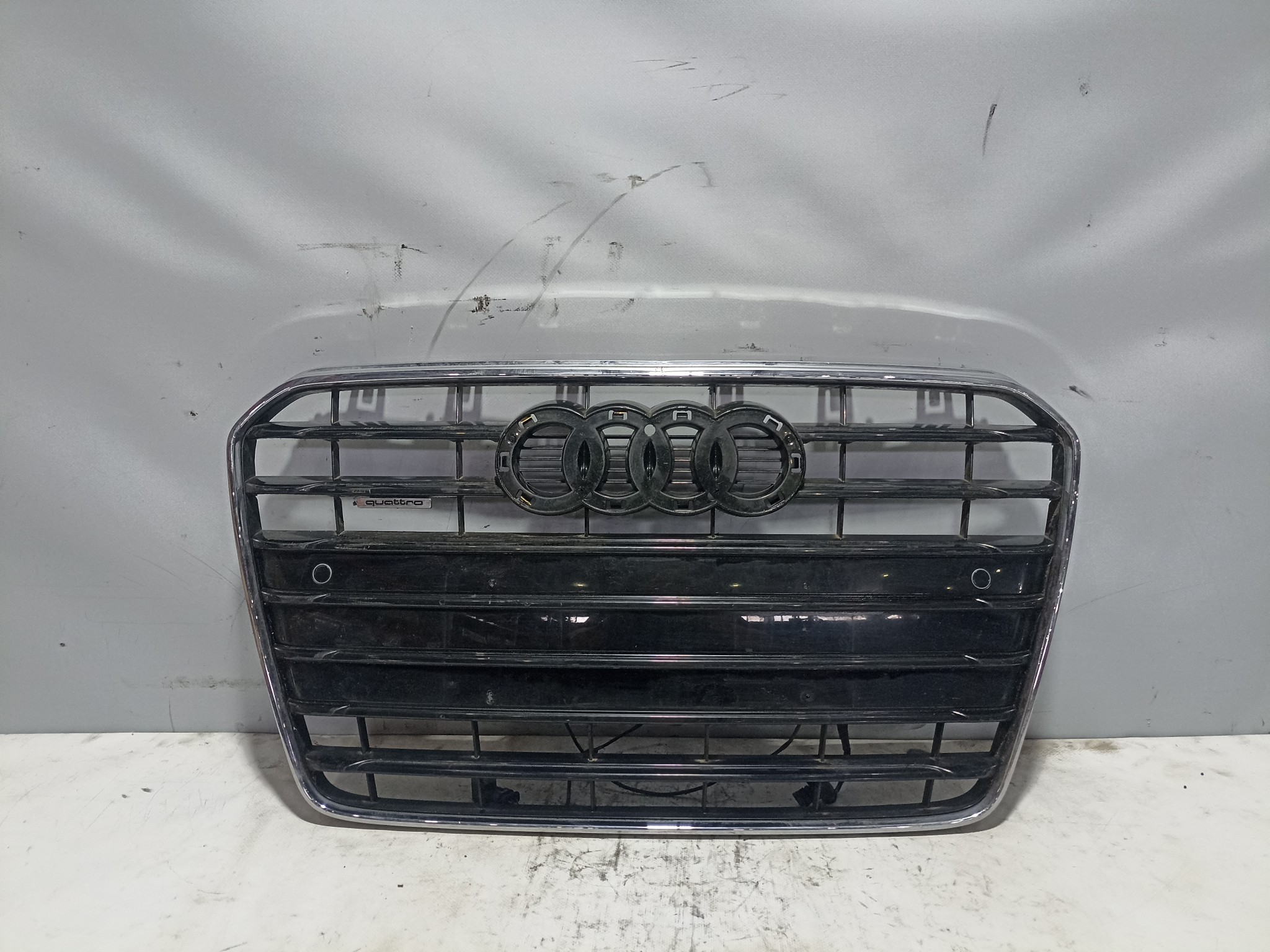 РЕШЕТКА РАДИАТОРА AUDI 8T0853651PVMZ NA8100