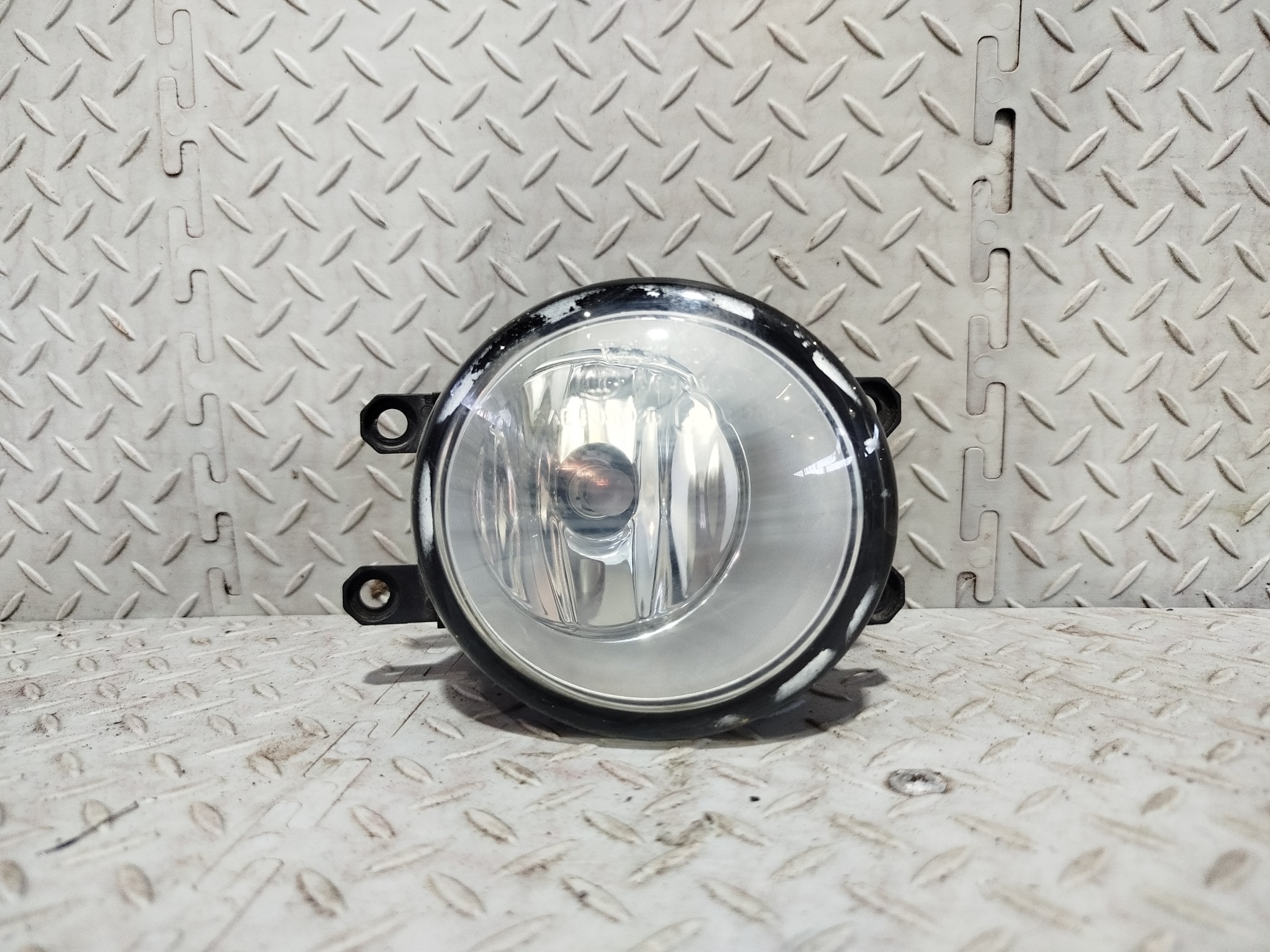 ТУМАНКА TOYOTA DAIHATSU SUBARU LEXUS SUZUKI MITSUBISHI ПРАВАЯ 812100D040 XA6499Z
