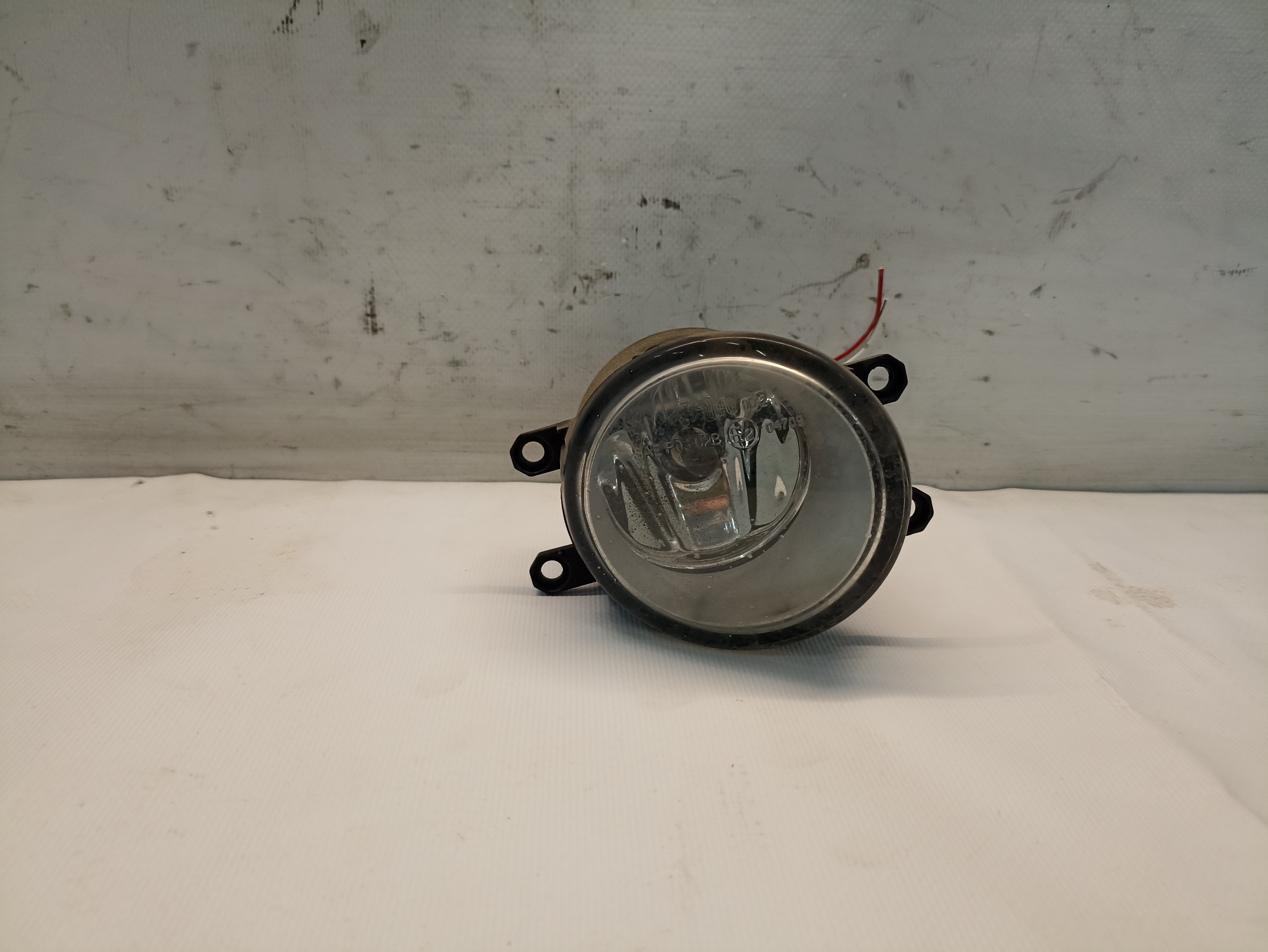 ТУМАНКА TOYOTA DAIHATSU SUBARU LEXUS SUZUKI MITSUBISHI ПРАВАЯ 812100D040 QE150Z