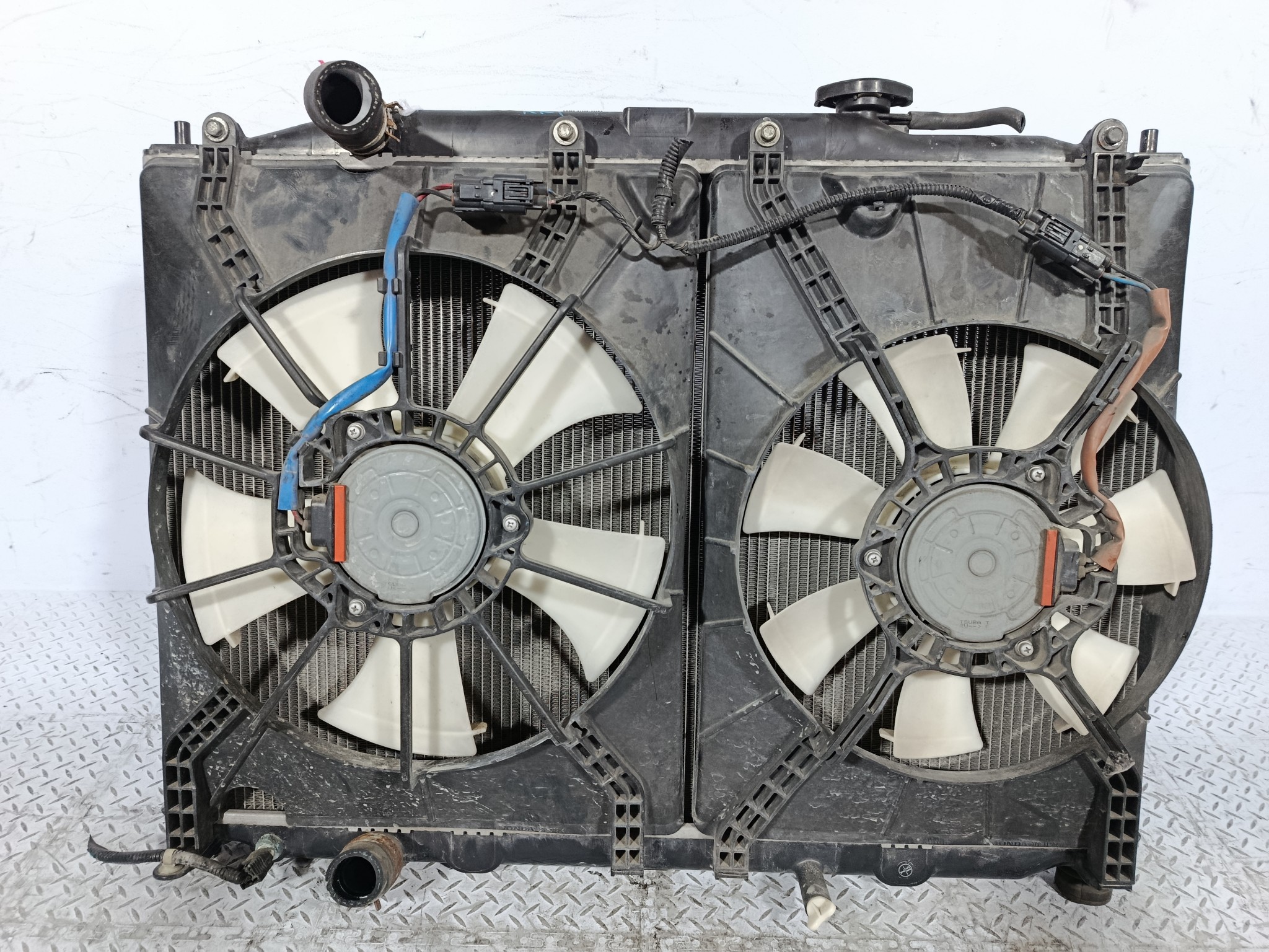 РАДИАТОР ДВИГАТЕЛЯ HONDA 19010R0AJ02  KB1987