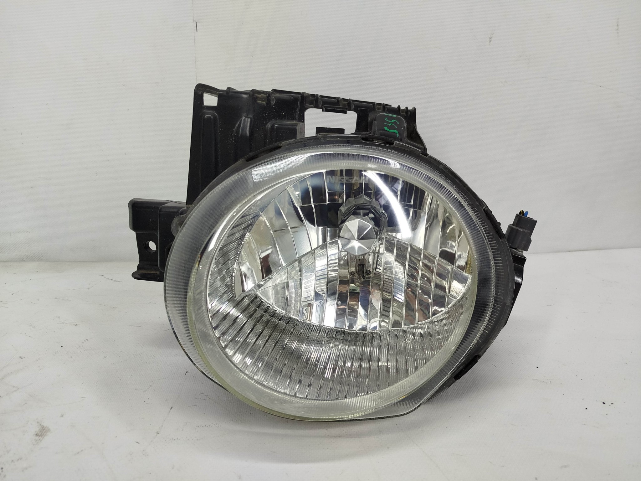 ФАРА NISSAN ПРАВАЯ 260101KL5A S3547Z