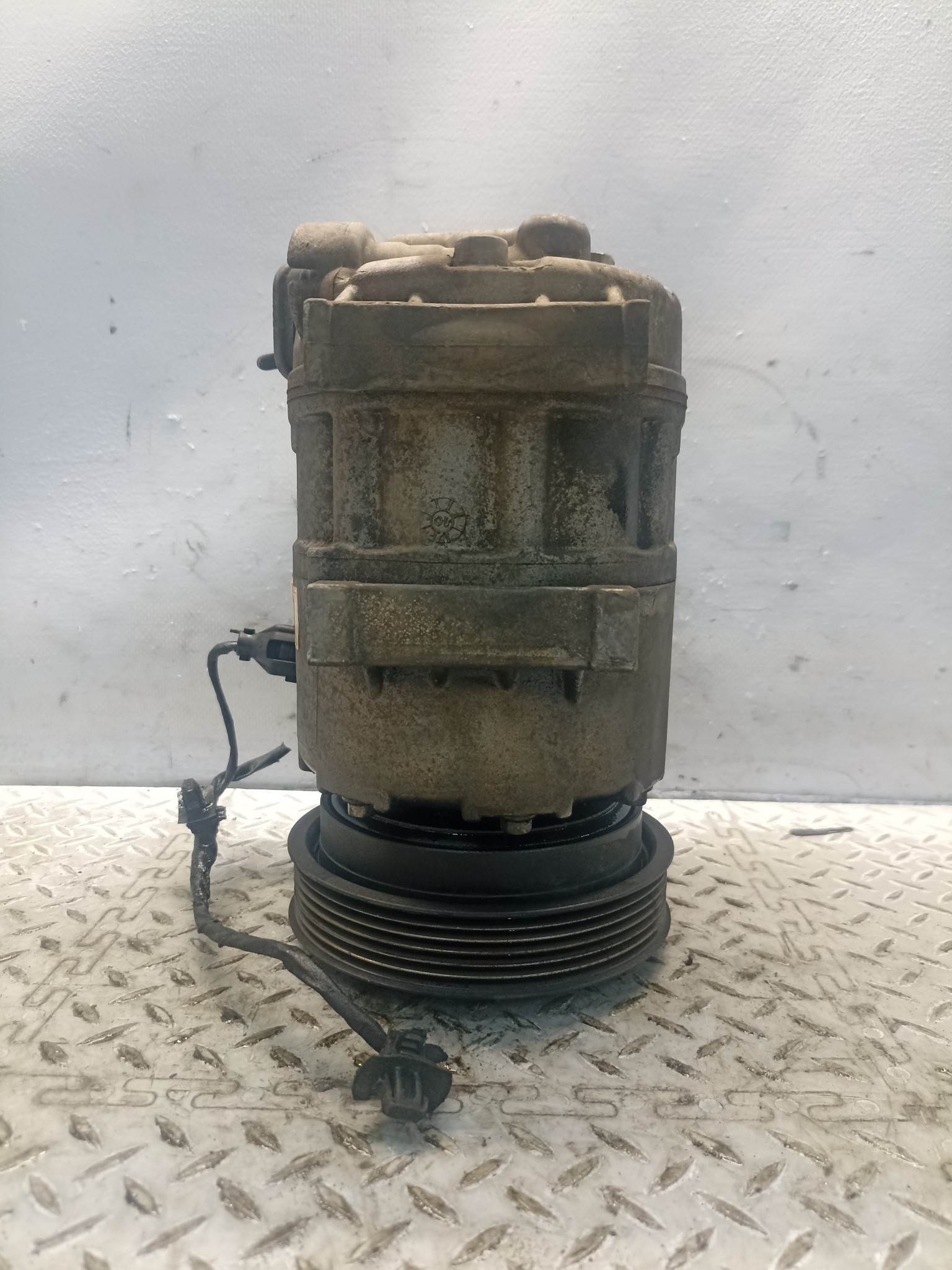 КОМПРЕССОР КОНДИЦИОНЕРА HYUNDAI KIA 977011U100 DY1258Z