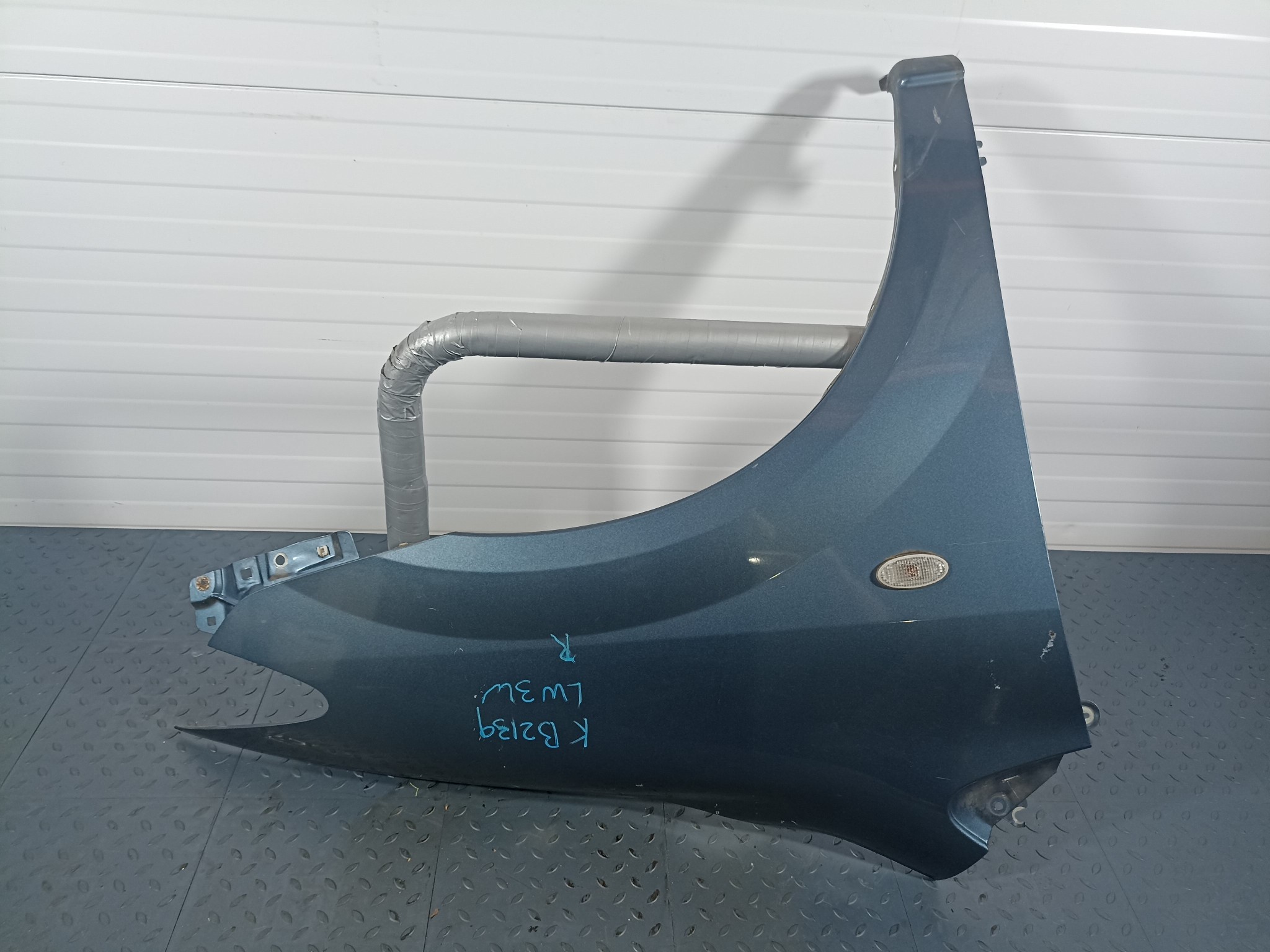 КРЫЛО MAZDA MPV L16552111A ПЕРЕДНЕЕ ПРАВОЕ  синий, 28P KB2139